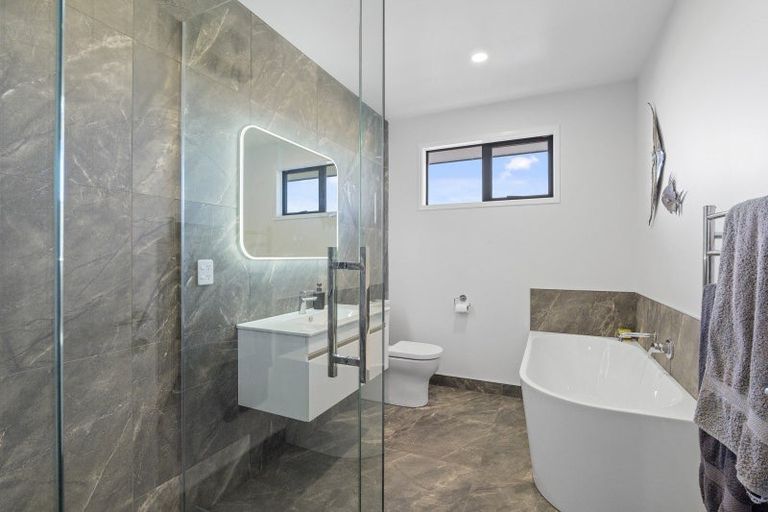 Photo of property in 6 Harrier Place, Amberley, 7410