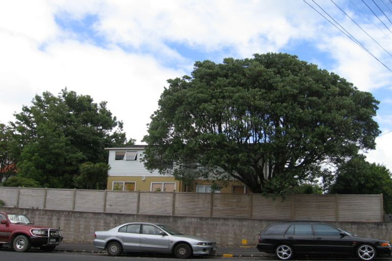 Photo of property in 2/170 Hinemoa Street, Birkenhead, Auckland, 0626