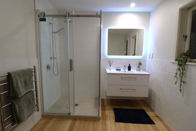 Photo of property in 133 Wallace Road, Mangere Bridge, Auckland, 2022