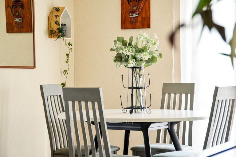 Photo of property in 24 Palm Grove Drive, Western Heights, Hamilton, 3200