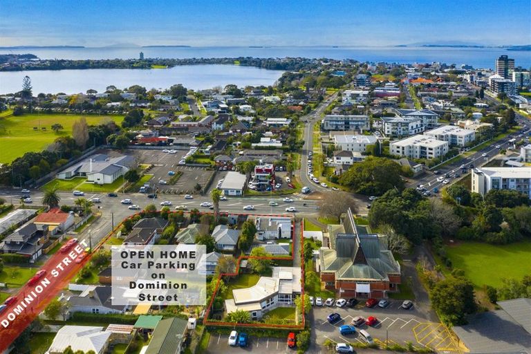Photo of property in 10 Taharoto Road, Takapuna, Auckland, 0622