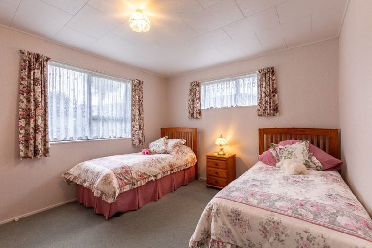 Photo of property in 8b Allardice Street, Dannevirke, 4930