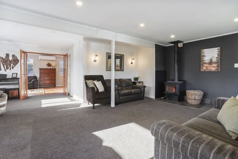 Photo of property in 10 Luxton Place, Rangiora, 7400