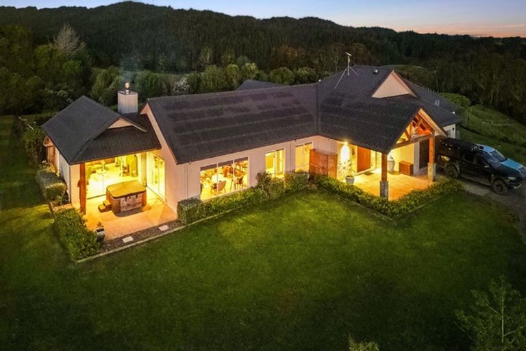 Photo of property in 318 Stoney Creek Road, Kaukapakapa, 0873