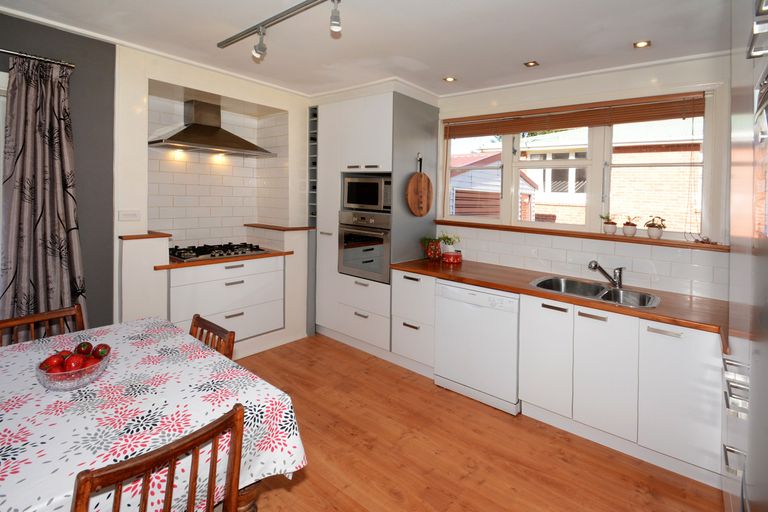 Photo of property in 10 Charters Street, Glenross, Dunedin, 9011