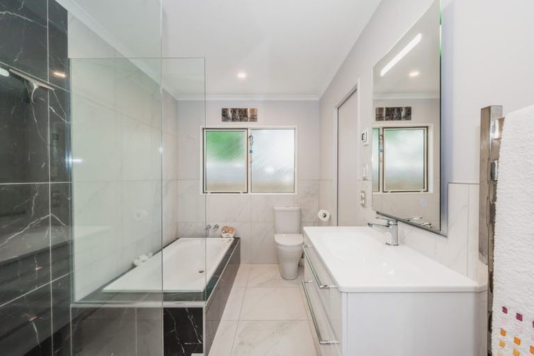 Photo of property in 294b Te Moana Road, Waikanae, 5036