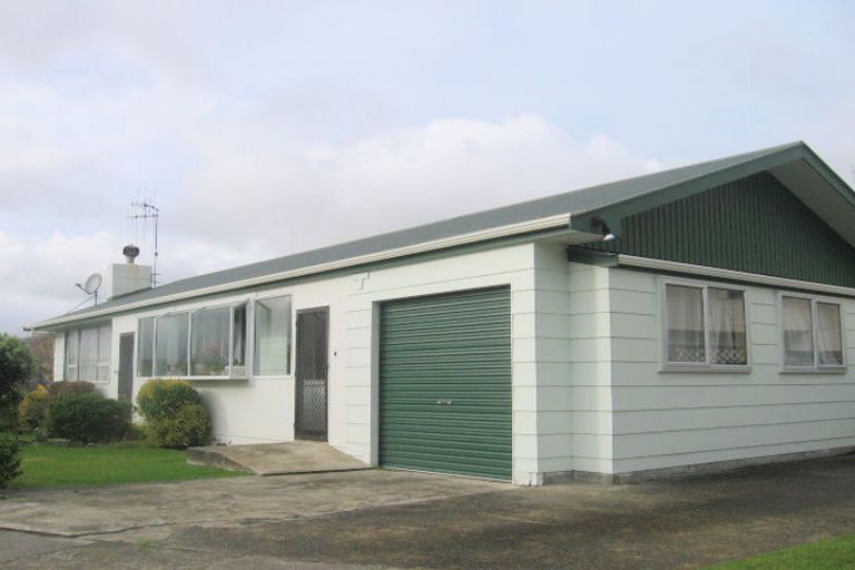Photo of property in 1 Bowline Place, Whitby, Porirua, 5024