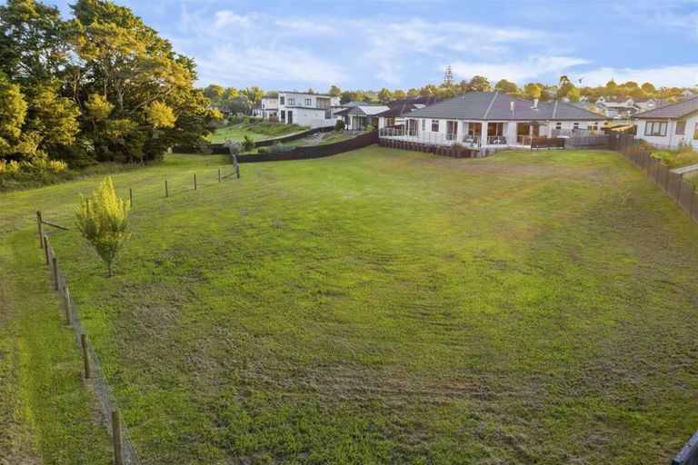 Photo of property in 21 Kahika Grove, Huapai, Kumeu, 0810