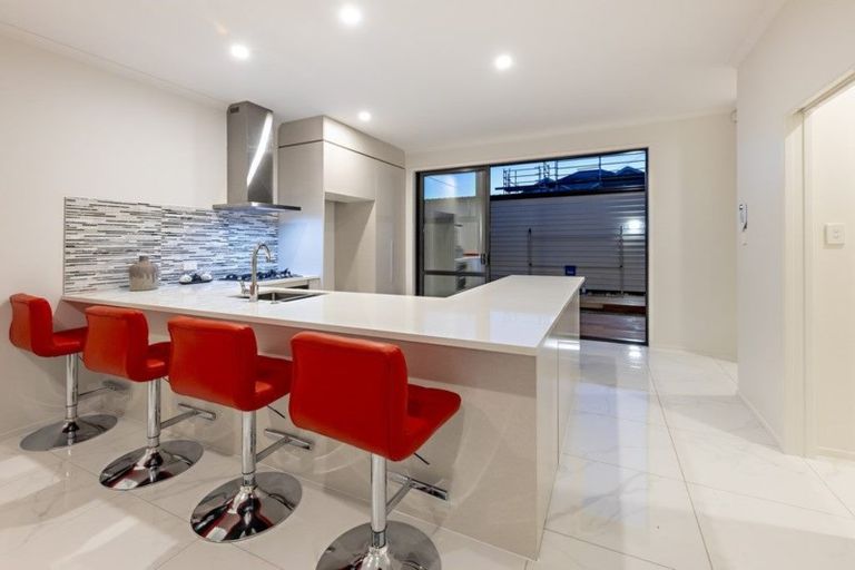 Photo of property in 14 Rere Close, Takanini, 2112