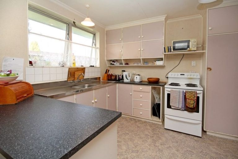 Photo of property in 19 Kinross Street, Levin, 5510