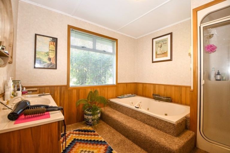 Photo of property in 24 Armstrong Avenue, Carterton, 5713