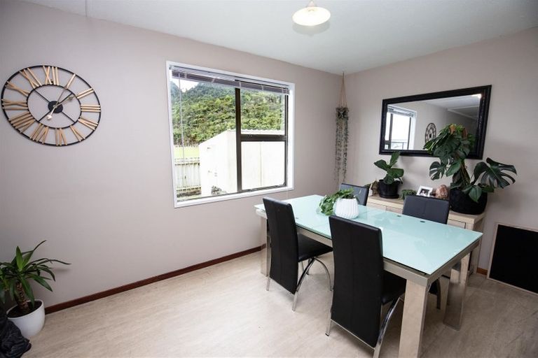 Photo of property in 9 Baillie Place, Cobden, Greymouth, 7802