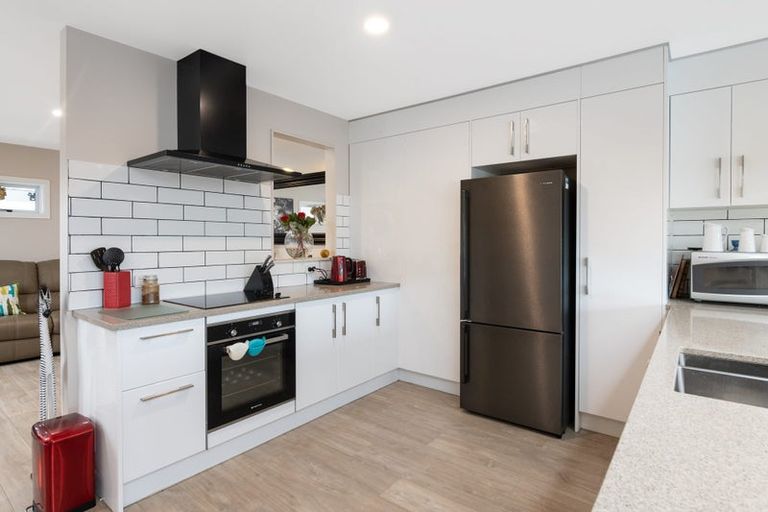 Photo of property in 1 Sharyn Place, Brookfield, Tauranga, 3110