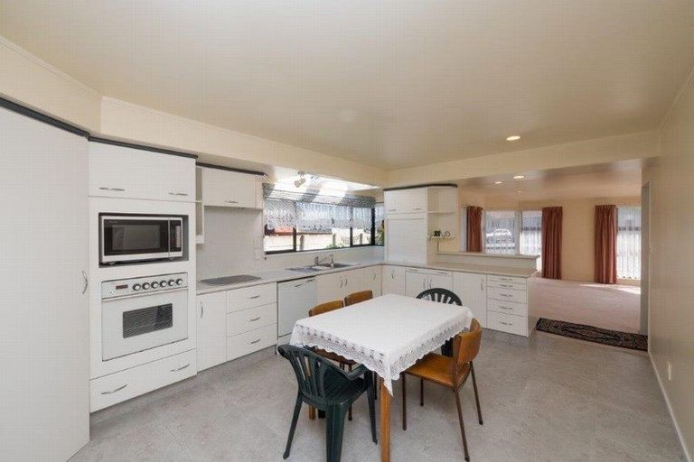 Photo of property in 12 Murdoch Street, Hawera, 4610