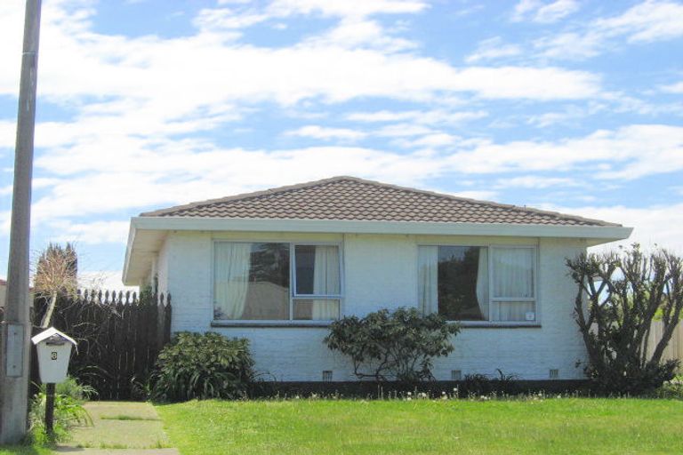 Photo of property in 6 Somerset Place, Woodend, 7610