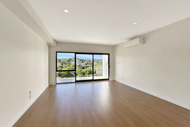 Photo of property in 9/28 Ludlow Terrace, Totara Vale, Auckland, 0627
