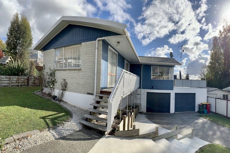 Photo of property in 43 Russleigh Drive, Dinsdale, Hamilton, 3204