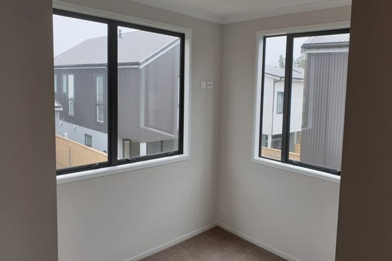 Photo of property in 25 Pukewhero Rise, Westgate, Auckland, 0614