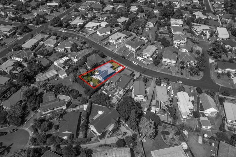 Photo of property in 38 Lynmore Drive, Hillpark, Auckland, 2102