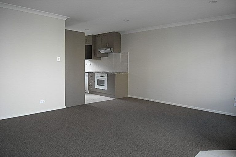 Photo of property in 33 Claverdon Drive, Massey, Auckland, 0614