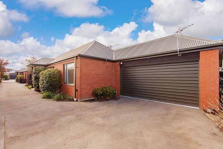 Photo of property in 2/76 Saint Albans Street, St Albans, Christchurch, 8014