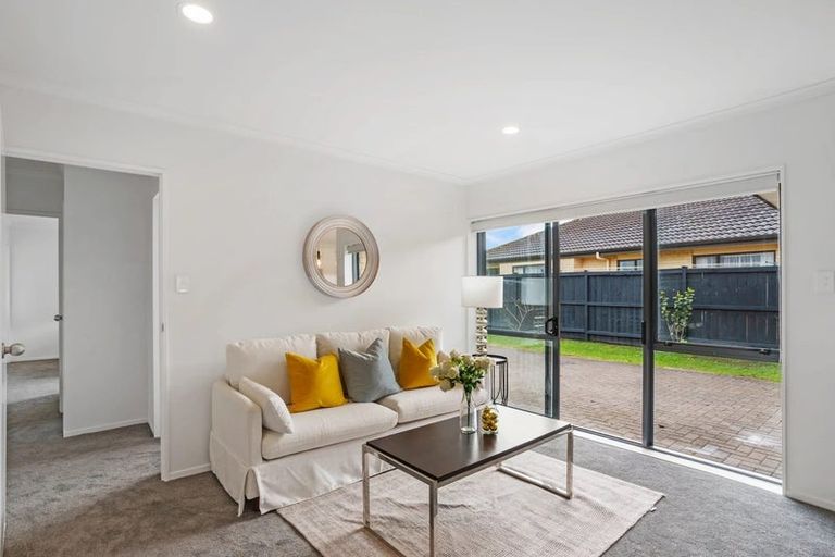 Photo of property in 34 Sandwick Drive, Weymouth, Auckland, 2103