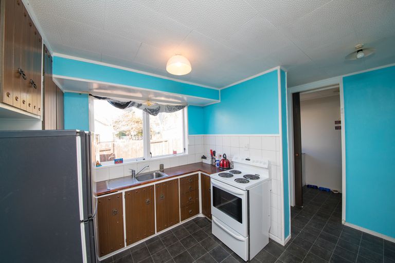 Photo of property in 52 Acacia Street, Kelvin Grove, Palmerston North, 4414