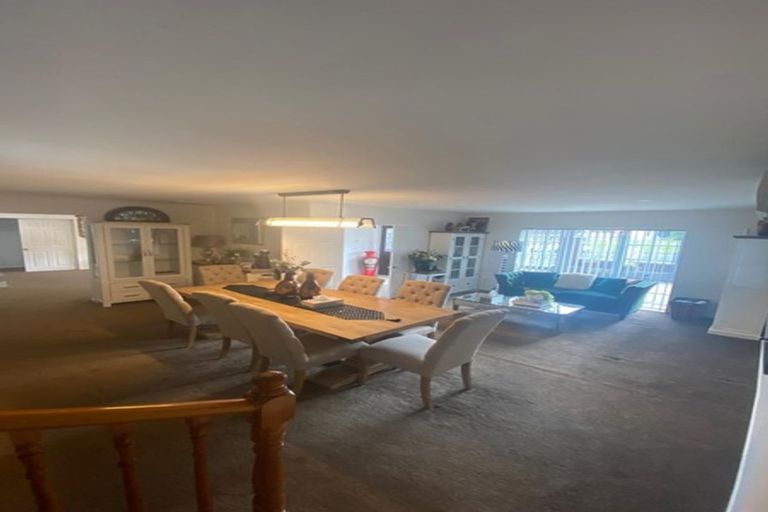 Photo of property in 121 Everglade Drive, Totara Heights, Auckland, 2105