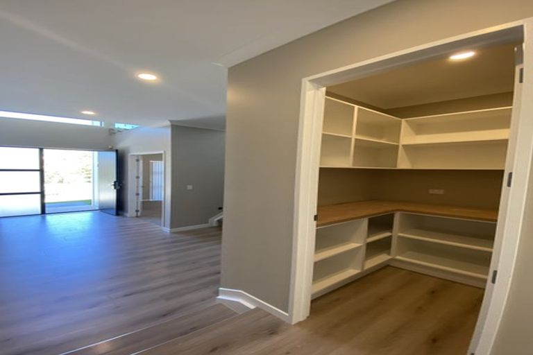 Photo of property in 30 Godfrey Drive, Orewa, 0931