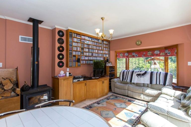 Photo of property in 345 Hebden Crescent, Kelson, Lower Hutt, 5010