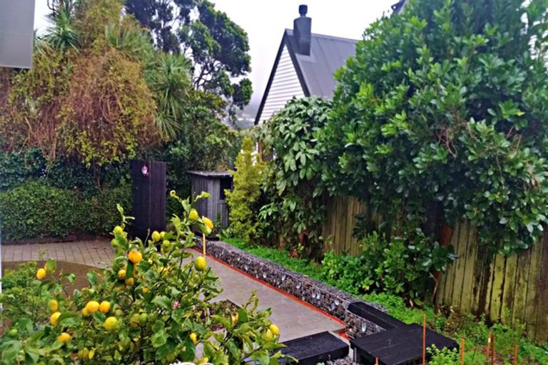 Photo of property in 27a Izard Road, Khandallah, Wellington, 6035