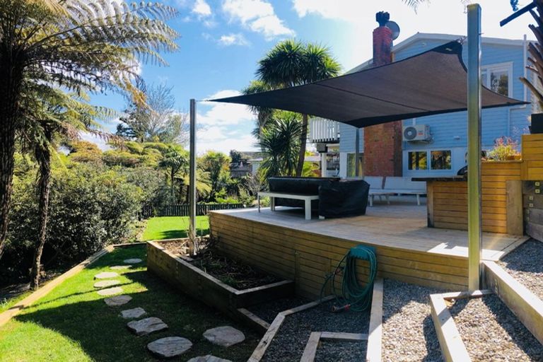 Photo of property in 35 Drome View Place, Beach Haven, Auckland, 0626