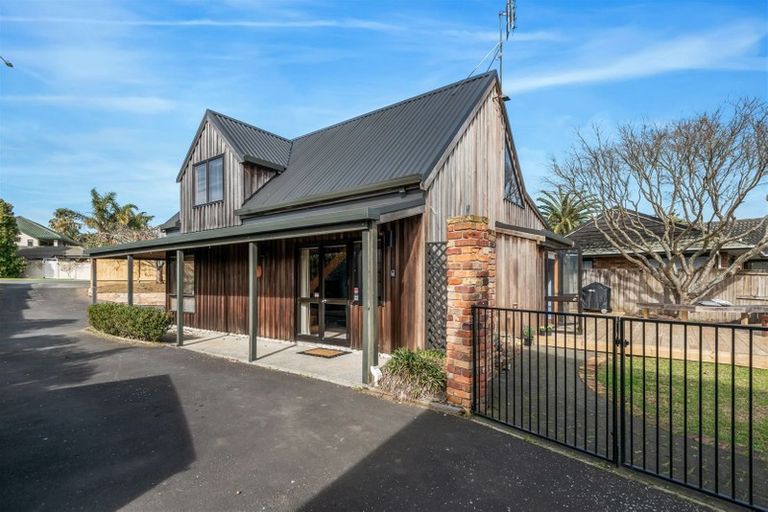 Photo of property in 810 Chapel Road, Shamrock Park, Auckland, 2016