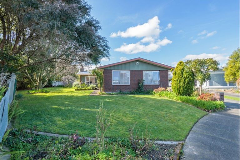 Photo of property in 9 Panako Place, Awapuni, Palmerston North, 4412