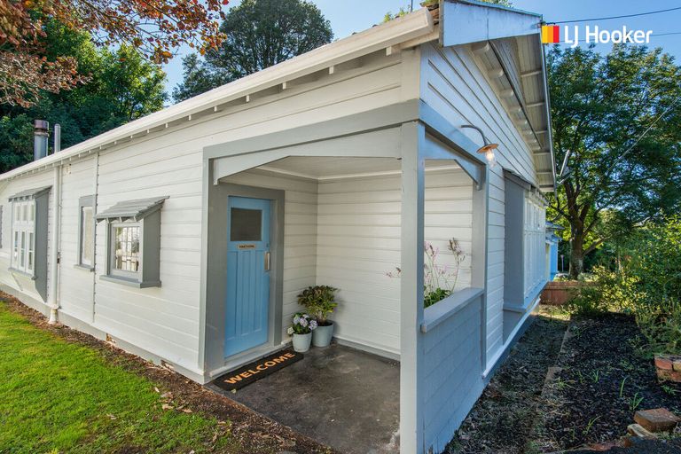 Photo of property in 4 Hawthorn Avenue, Mornington, Dunedin, 9011