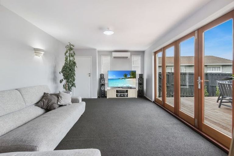 Photo of property in 1/6 Jade Place, Parklands, Christchurch, 8083