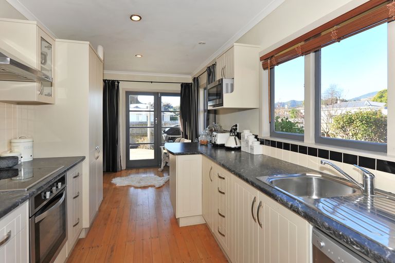 Photo of property in 52 Marlowe Street, Stoke, Nelson, 7011