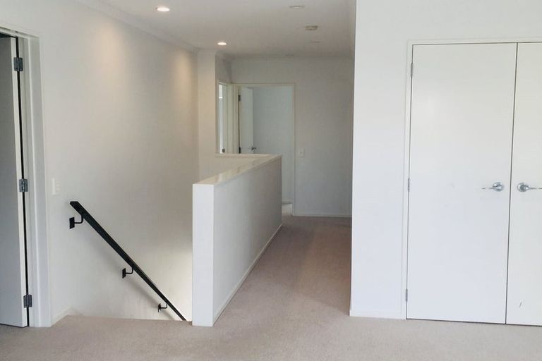 Photo of property in 31 Forbes Mccammon Drive, Swanson, Auckland, 0614