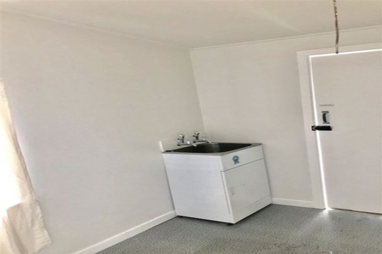 Photo of property in 51 Sturges Road, Henderson, Auckland, 0612