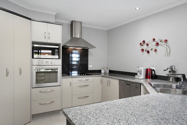 Photo of property in 23 Matene Place, Papamoa Beach, Papamoa, 3118