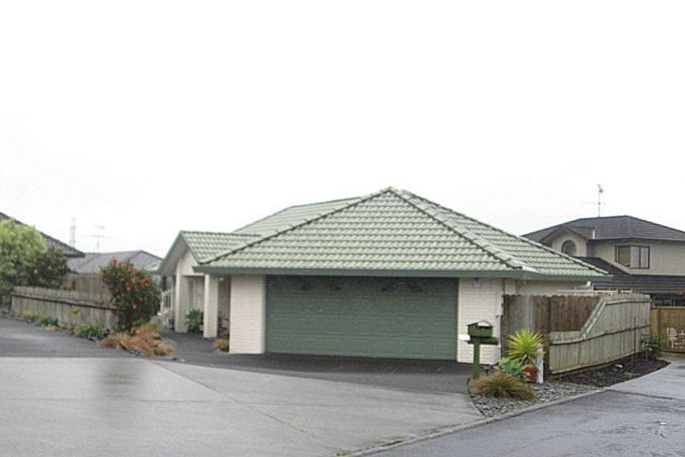Photo of property in 17 Menen Place, Manurewa, Auckland, 2105