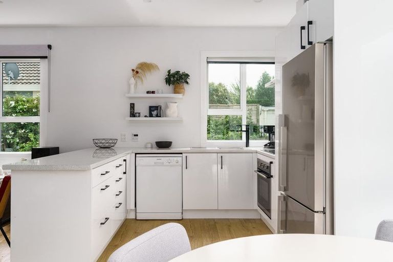 Photo of property in 215 Waimea Terrace, Beckenham, Christchurch, 8023