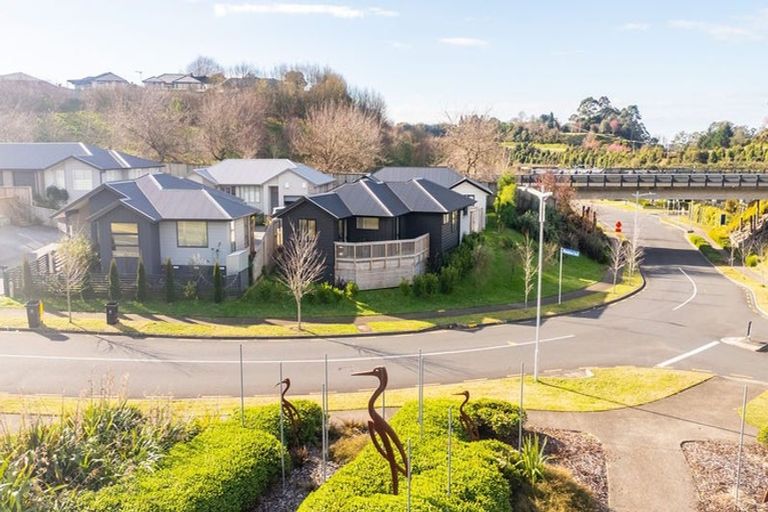 Photo of property in 4 Hauruia Way, Pyes Pa, Tauranga, 3112