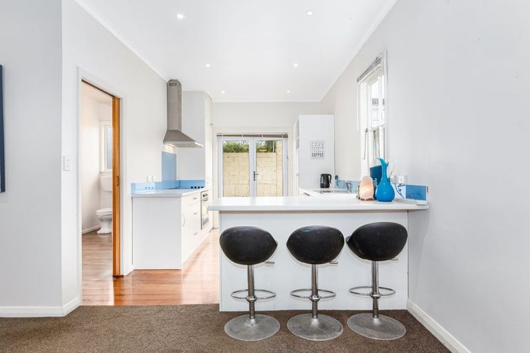 Photo of property in 1 Gordon Road, Plimmerton, Porirua, 5026