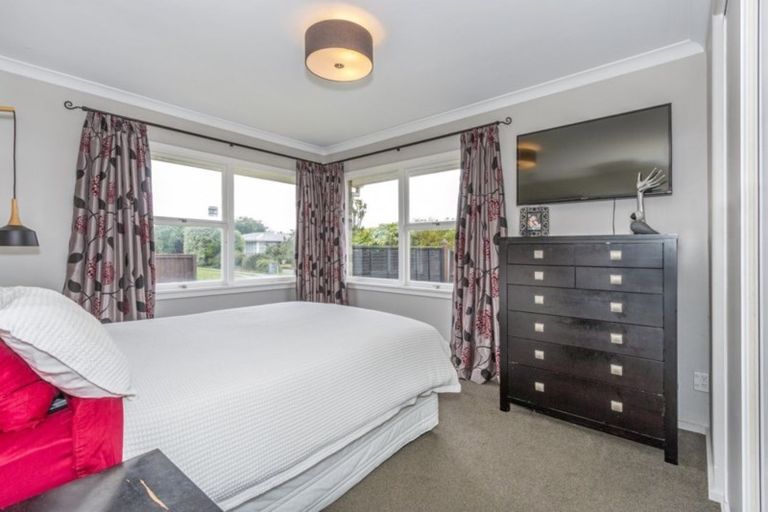 Photo of property in 39 Denise Crescent, Hornby, Christchurch, 8042