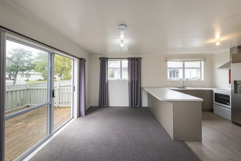 Photo of property in 111 Apollo Parade, Milson, Palmerston North, 4414