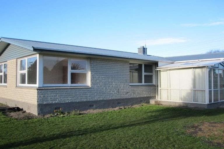 Photo of property in 39 Skerten Avenue, Hornby, Christchurch, 8042