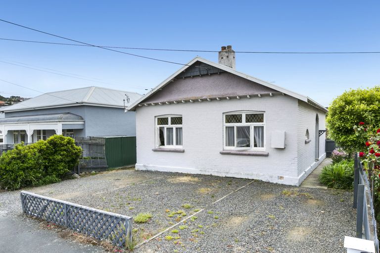 Photo of property in 38 Hargest Crescent, Saint Kilda, Dunedin, 9012