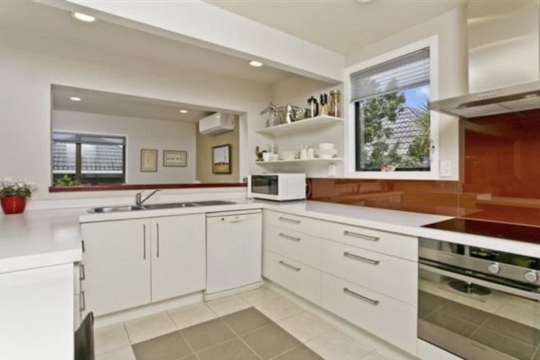 Photo of property in 3/21 Commodore Parry Road, Castor Bay, Auckland, 0620