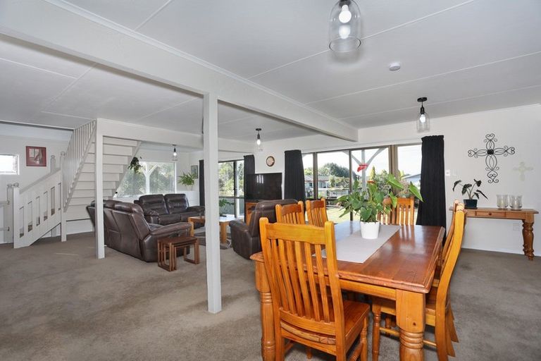 Photo of property in 11 Oaklea Avenue, Marton, 4710